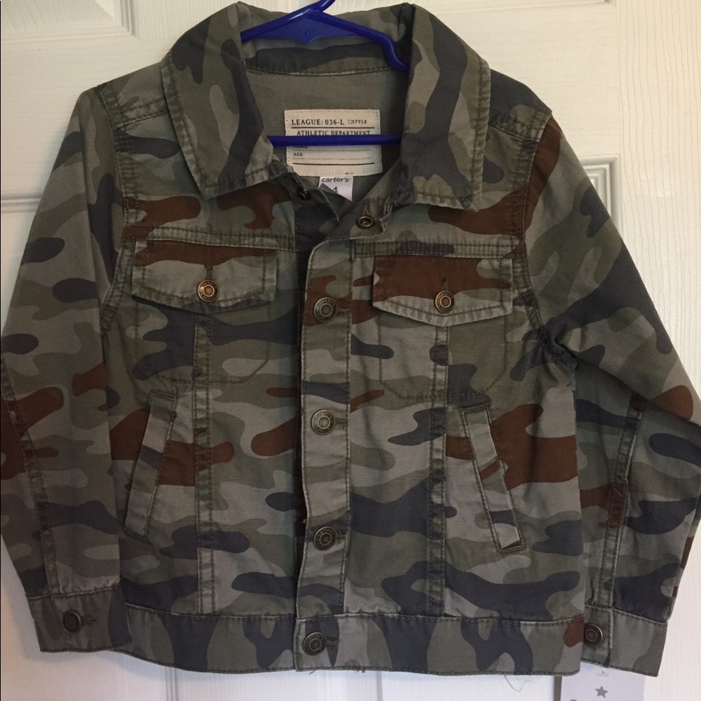 BNWT boys jean jacket (size 4)